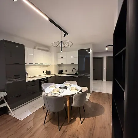 Luxury 2br - Free Garage - Walk To Vitosha - 2 Bathrooms - New Building Sófia