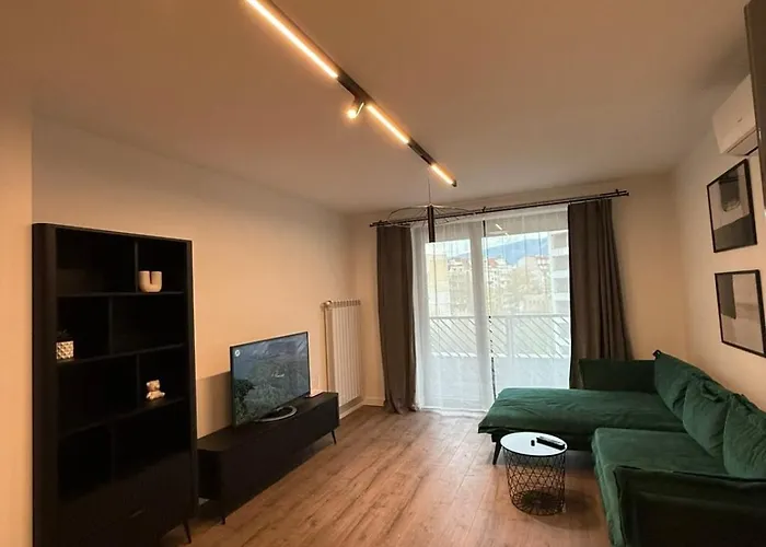 Dombox - Stylish 2 Bedroom In Center - Free Garage Lejlighed Sofia