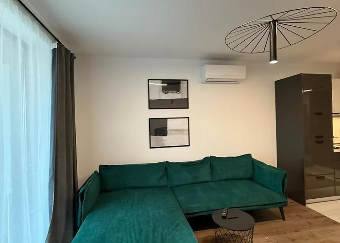 Dombox - Stylish 2 Bedroom In Center - Free Garage Lejlighed Sofia