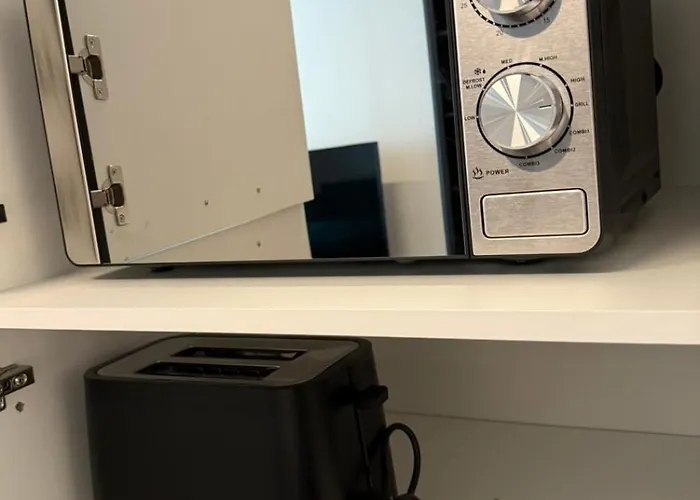 Dombox - Stylish 2 Bedroom In Center - Free Garage