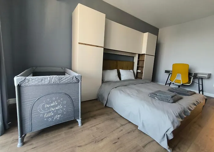 Dombox - Stylish 2 Bedroom In Center - Free Garage Lejlighed